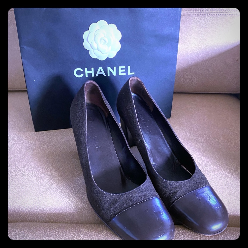 Chanel Camellia Cap Toe EU41 Pumps